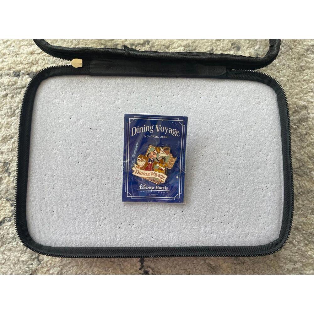 Tokyo Disney goofy pin